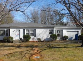 122 N Randolph St, Liberty, NC 27298