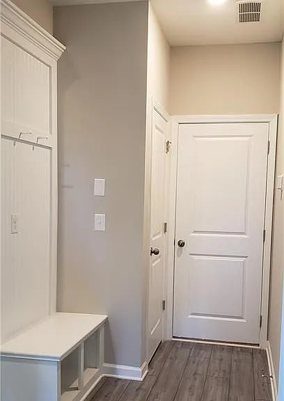 2695 Queenstown St — Photo 3