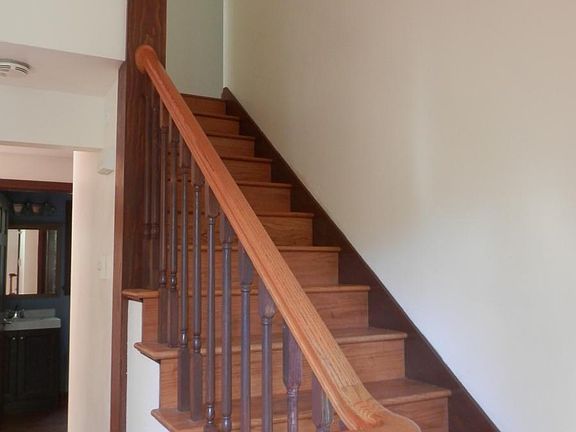 4th image of 11926 134th Ave NW