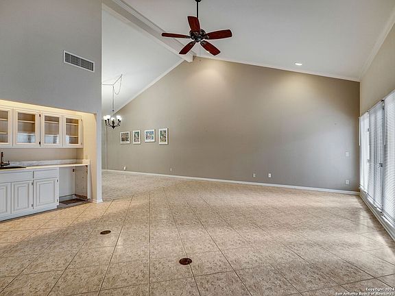 5th image of 8000 Donore Pl