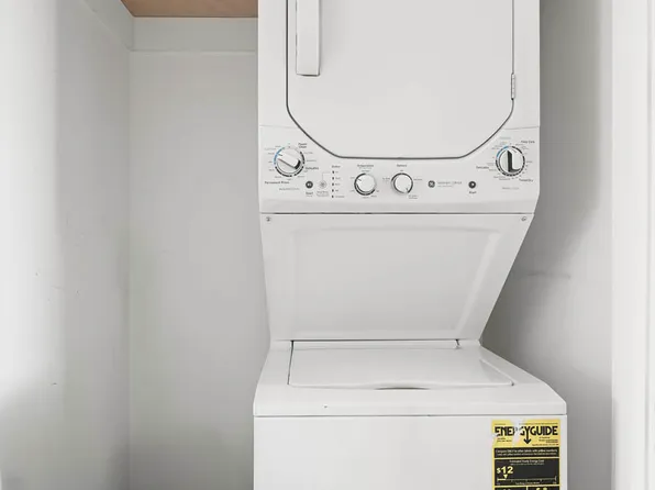 195 Hawthorne Street image 6 of 7