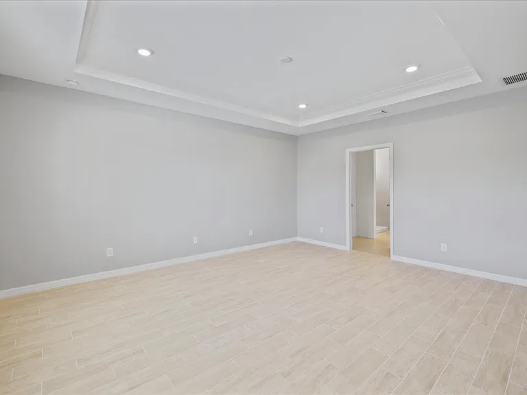 529 SW 26th Terrace Cpe — Photo 8