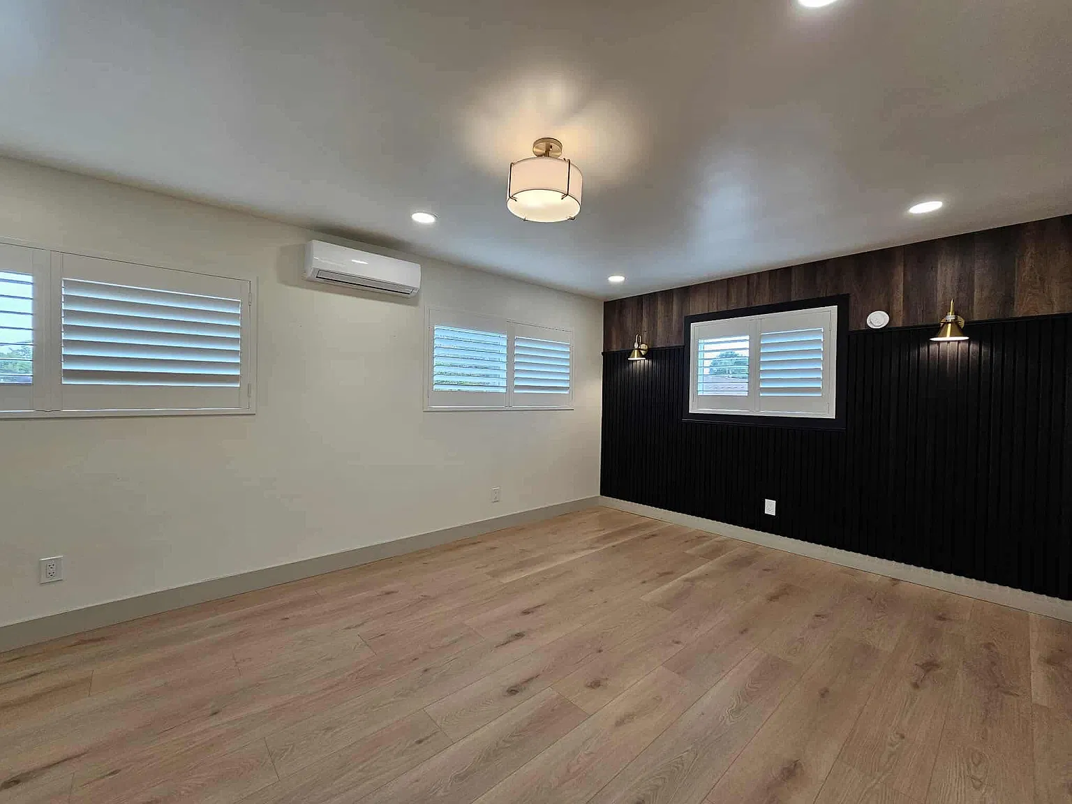 114 S Emerald Pl — Photo 1
