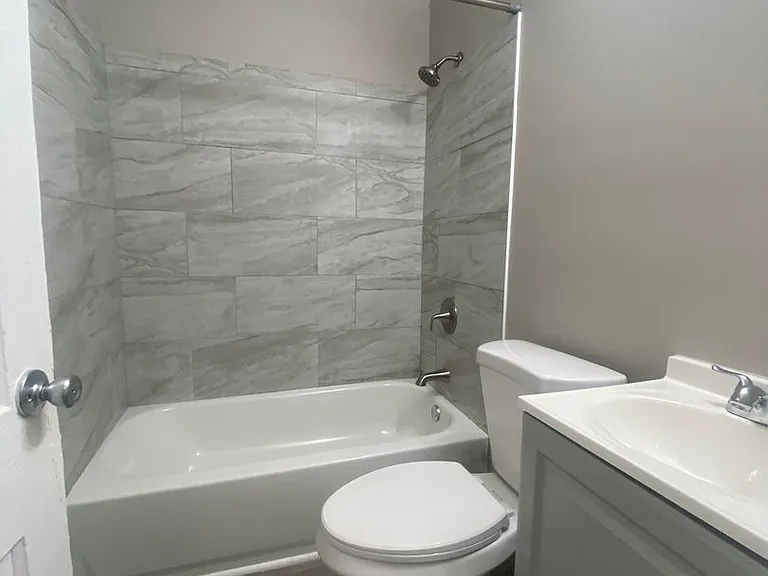 27 Stuart Dr — Photo 10