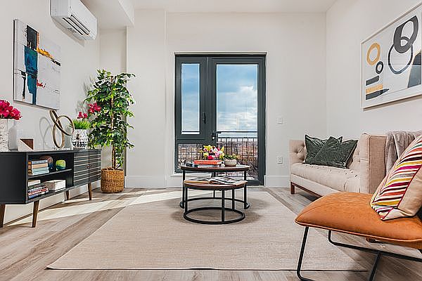 1st image of 1510 Gates Ave #612