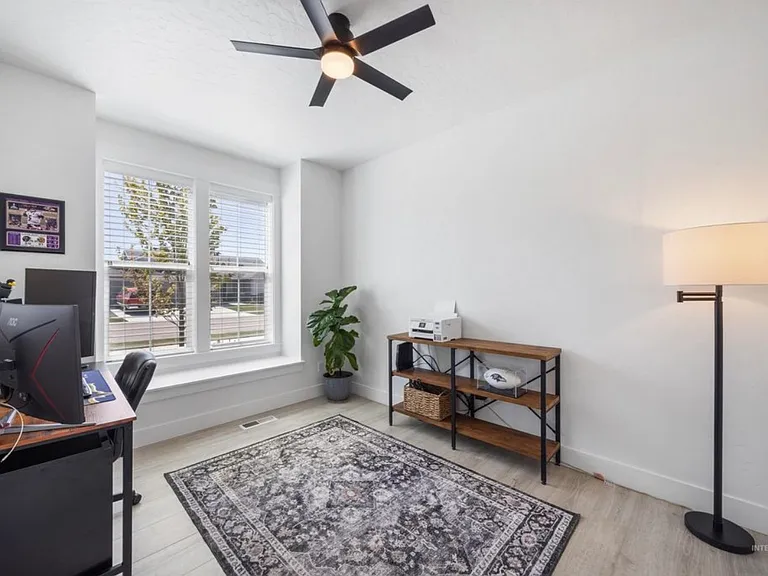 5962 W Milano Dr — Photo 9