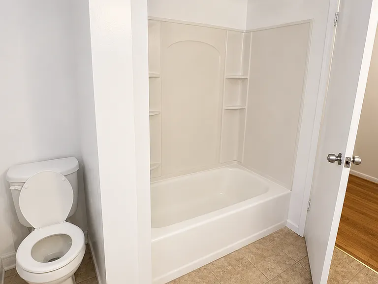 1055 W Grace St #G — Photo 4
