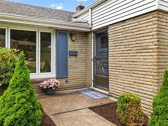 5th image of 600 Rolling Green Dr