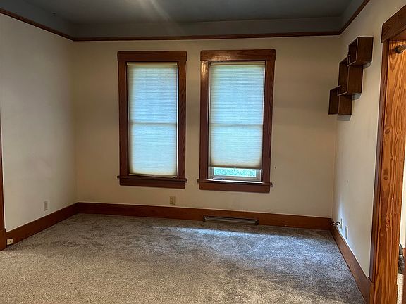 3rd image of 400 W 4th St