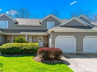 12 Sundance Ter, Hamburg, NJ 07419