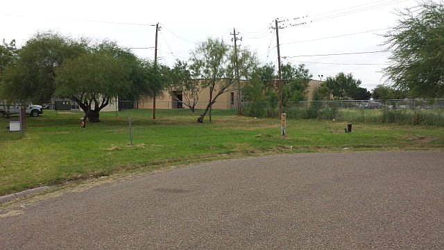 2nd image of 800 Tarrant Cir