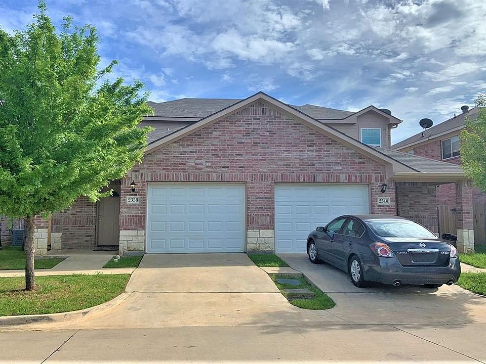 1st image of 2338 Bloomfield Dr