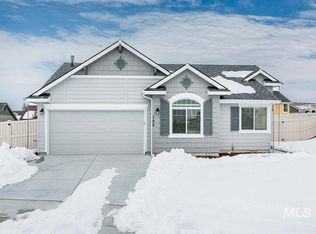 798 Heritage Dr, Middleton, ID 83644