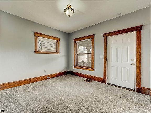 5th image of 4432 Pearl Rd.