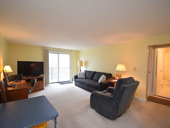 4th image of 13 Walker Rd APT 12