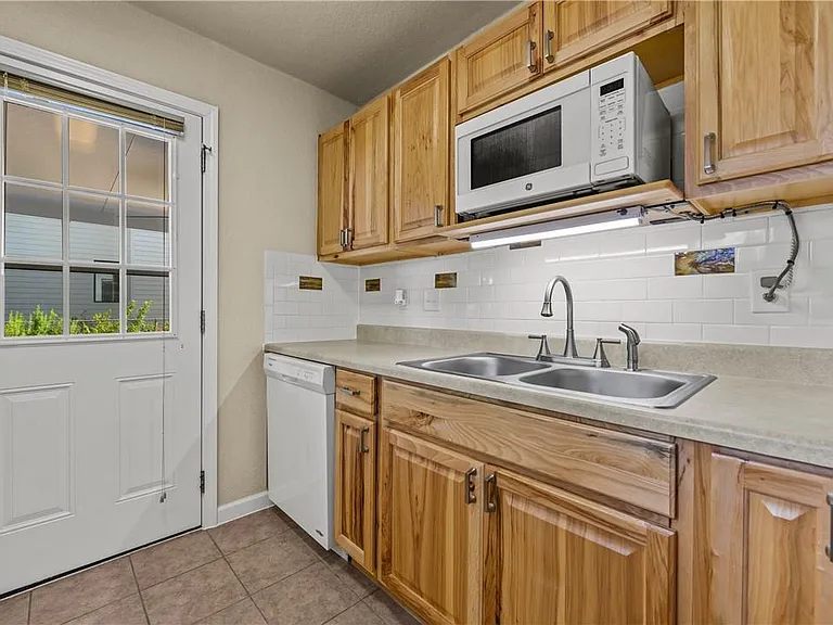 1700 Cullen Ave #B — Photo 12