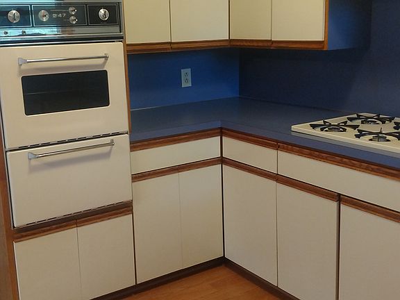 4th image of 130 Charles St