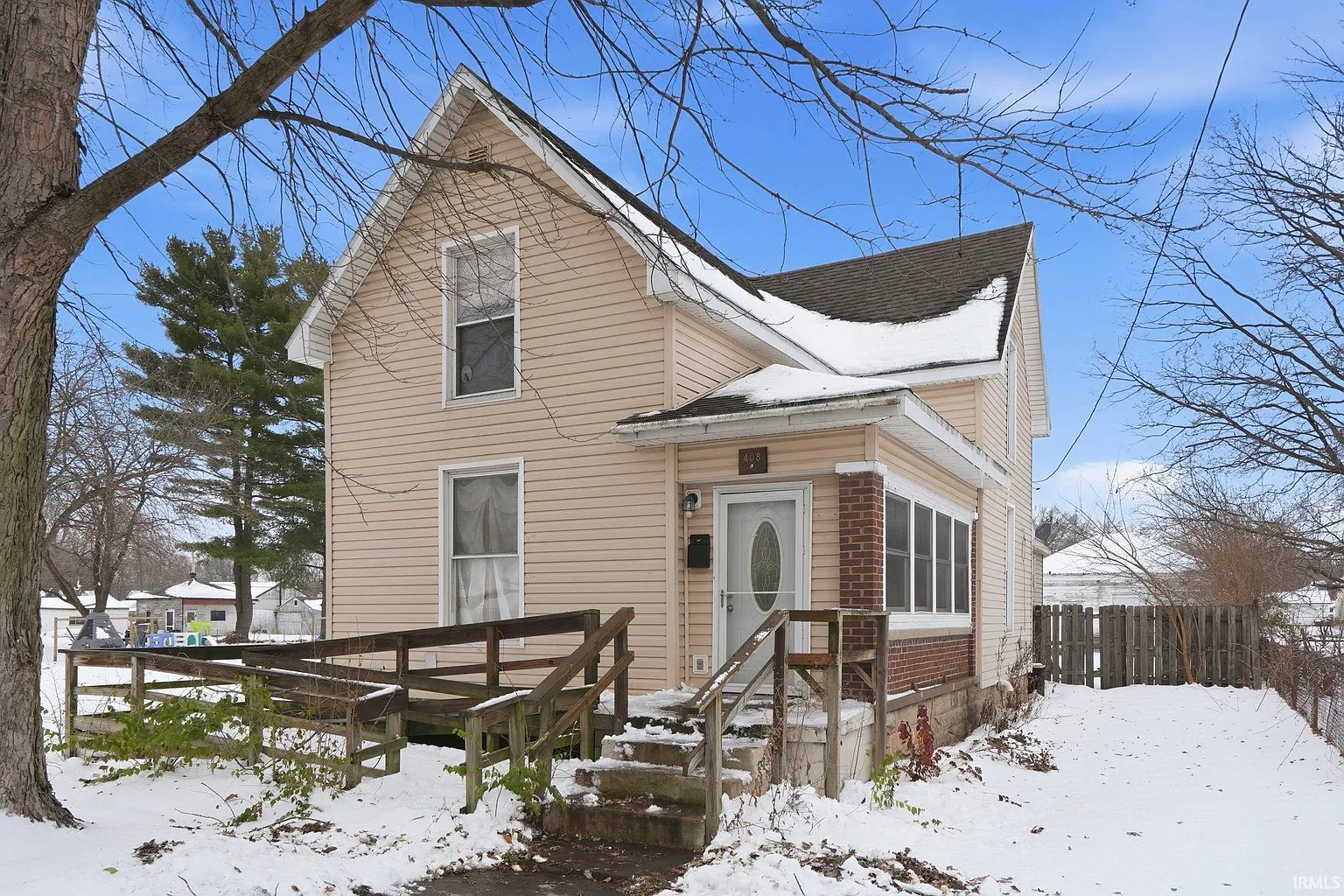 408 Shultz St photo 1