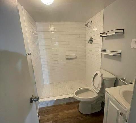 3rd image of 1906 Livingston St #C
