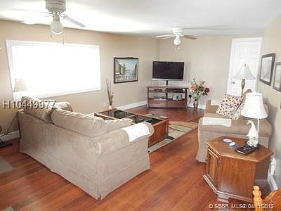 2nd image of 2944 W Marina Dr