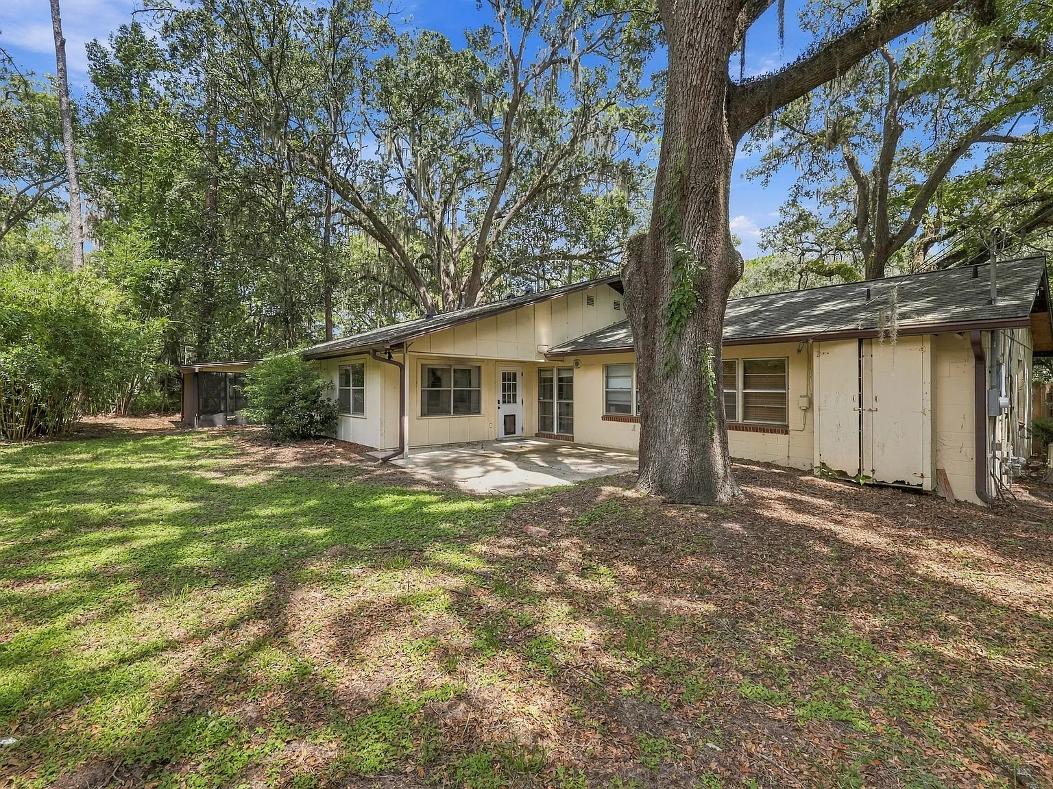7 bed, 2078 sqft, $4,100 — Photo 2