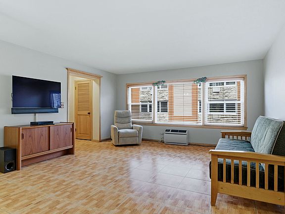 5th image of 4101 N Keeler Ave APT 2B