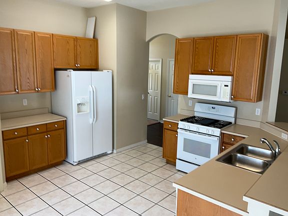 4th image of 10612 Logan Chase Ln