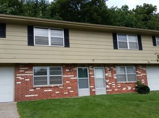 1039 Jana Dr, Lawrence, KS 66049