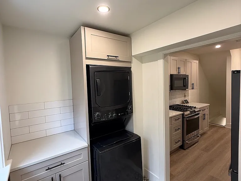 1329 N Dover St — Photo 11