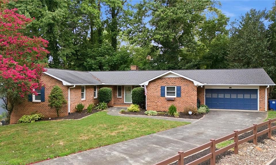1st image of 4404 Eagles Nest Dr