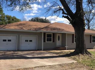 915 Montgomery St, Port Neches, TX 77651