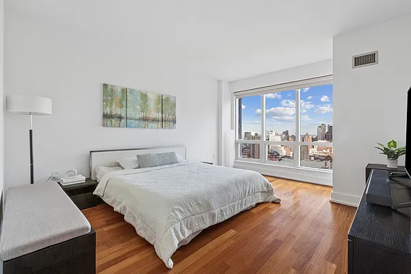 Bedroom, photo 1
