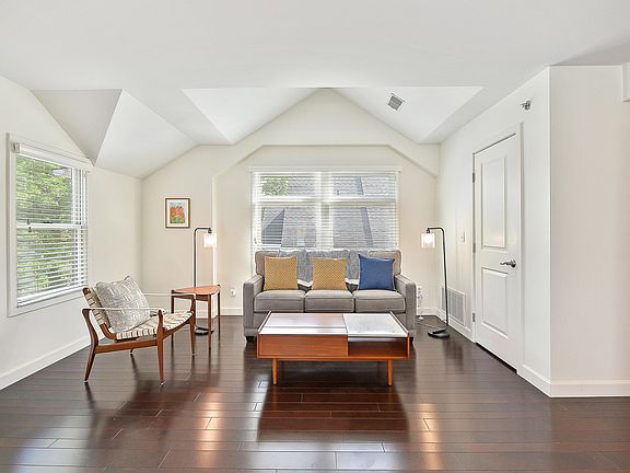 3rd image of 515 N 5th Ave APT 4
