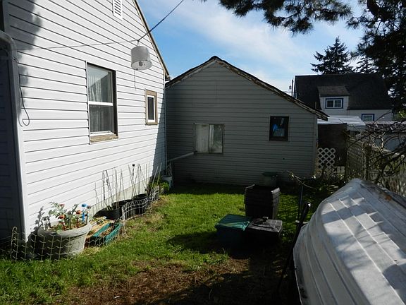 5th image of 3703 W Madrona St