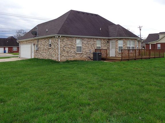 3rd image of 2943 Cliffside Dr