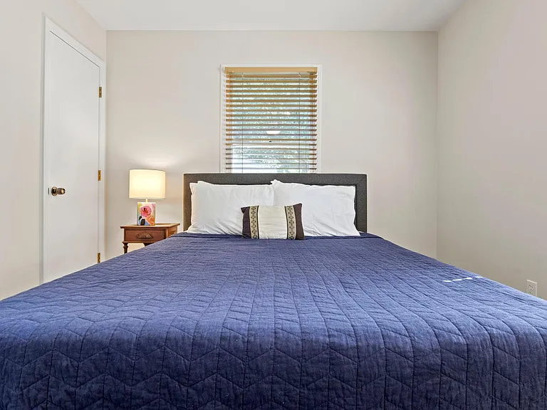 114 Fisher Dr — Photo 36