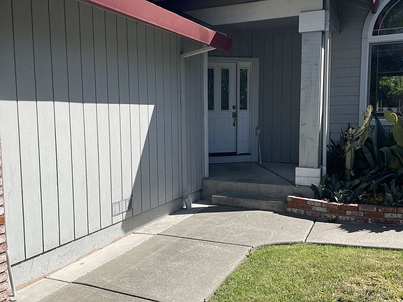 2nd image of 7309 Roxanne Ln