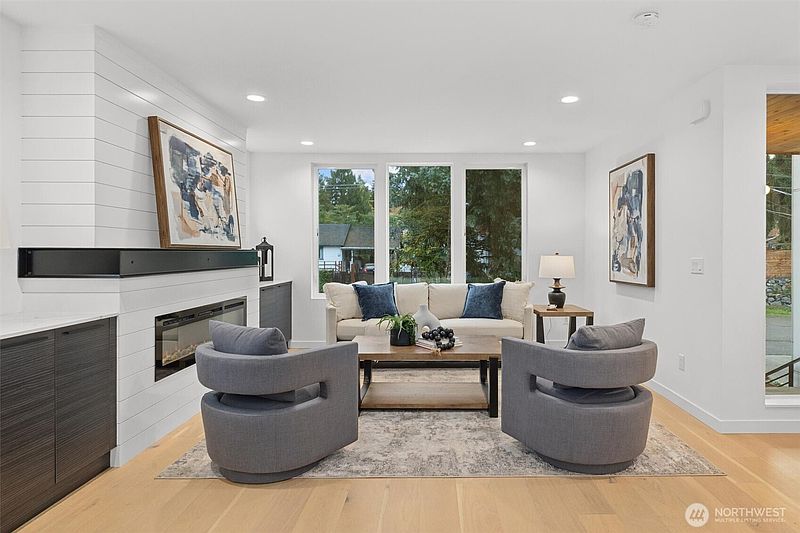 2nd image of 12011 36th Avenue NE