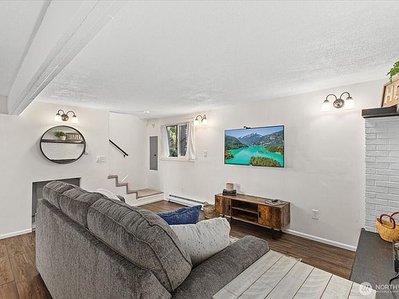4th image of 14602 Holiday Dr NW