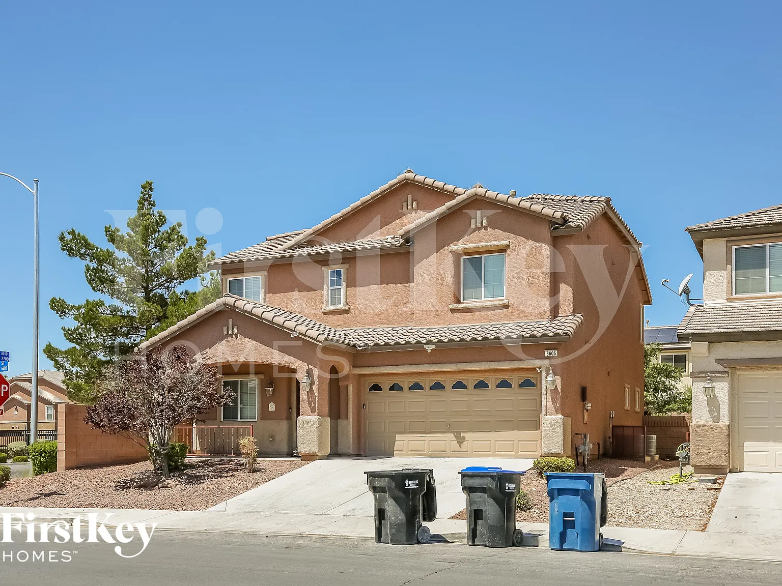 4 bed, 2.5 bath, 2302 sqft, $2,165 — Photo 2