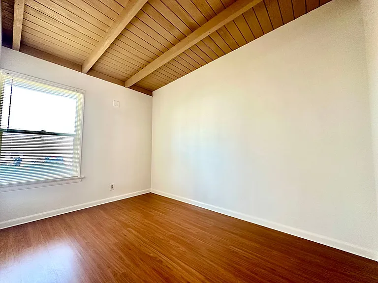 103 Avenida Carmelo — Photo 4