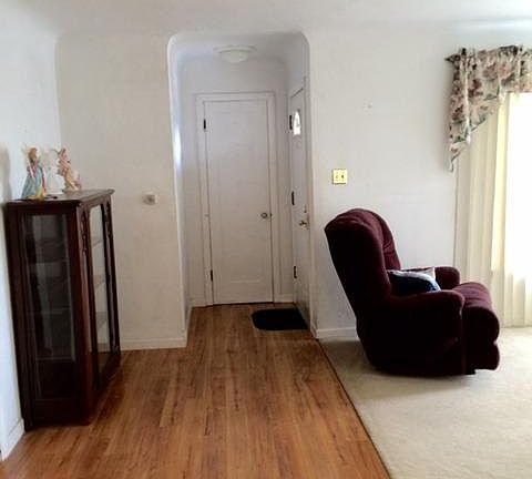 3rd image of 765 Jewell Ave