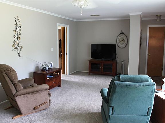 2nd image of 1513 Kensington Dr