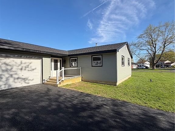 3rd image of 7968 Boxford Rd