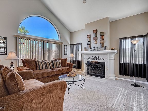 4th image of 1313 Highland Ct