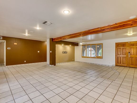 4th image of 740 E Hermosa Dr