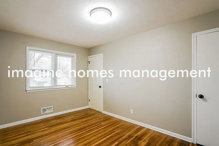 5024 Monroe St NE — Photo 5