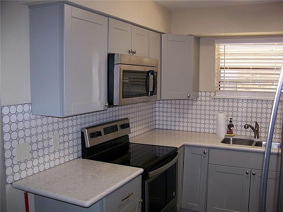 2nd image of 5608 Cougar Dr APT 119