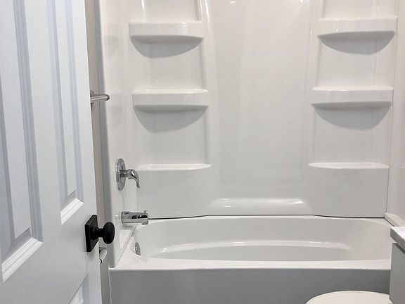 5th image of 201 West Ave APT 18