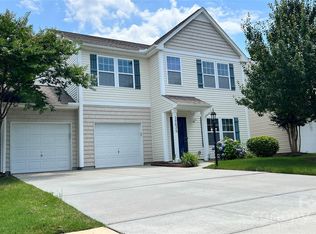 15635 Lakepoint Forest Dr, Charlotte, NC 28278